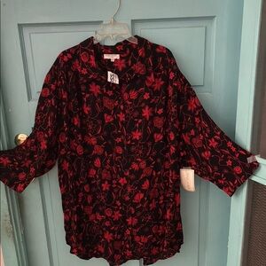 Dena Lauren 3/4 length sleeve floral print blouse. NWT